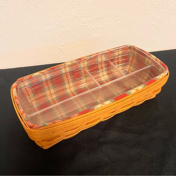 Longaberger Bread Basket 2005 Vintage & Signed - Cloth Liner Orchard Plaid - Picture 1 of 12